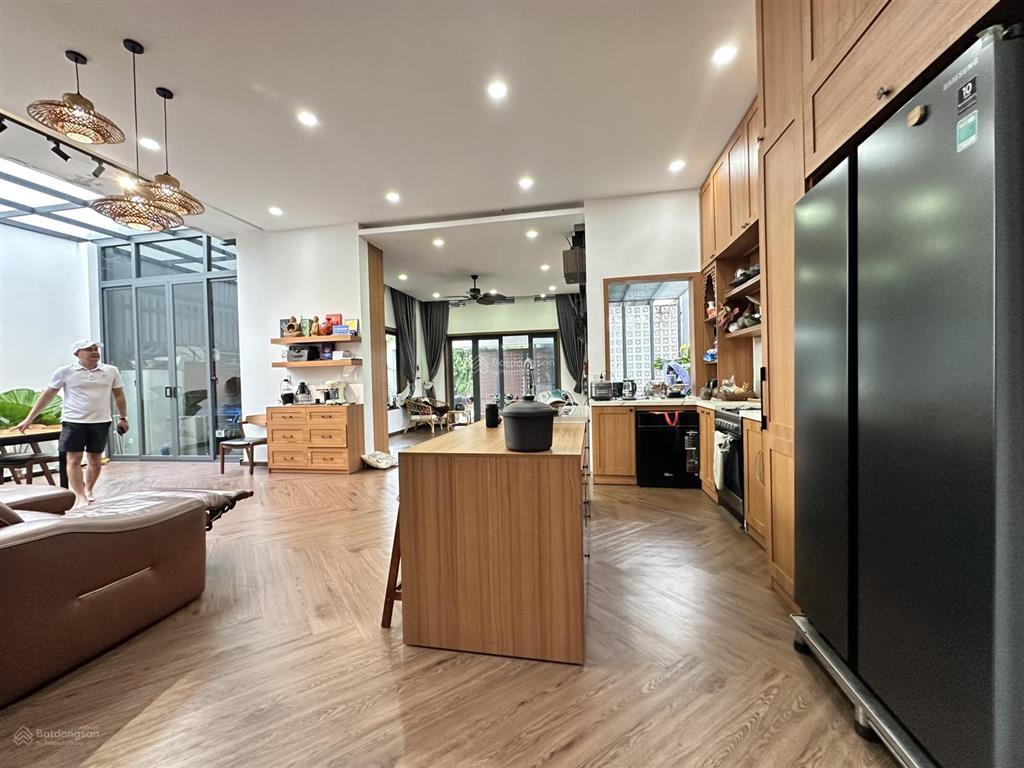 Bán villa đẹp tại phường phú mỹ thủ dầu một, cách siêu thị aeon mall 3km, gần chợ phú mỹ, trường th