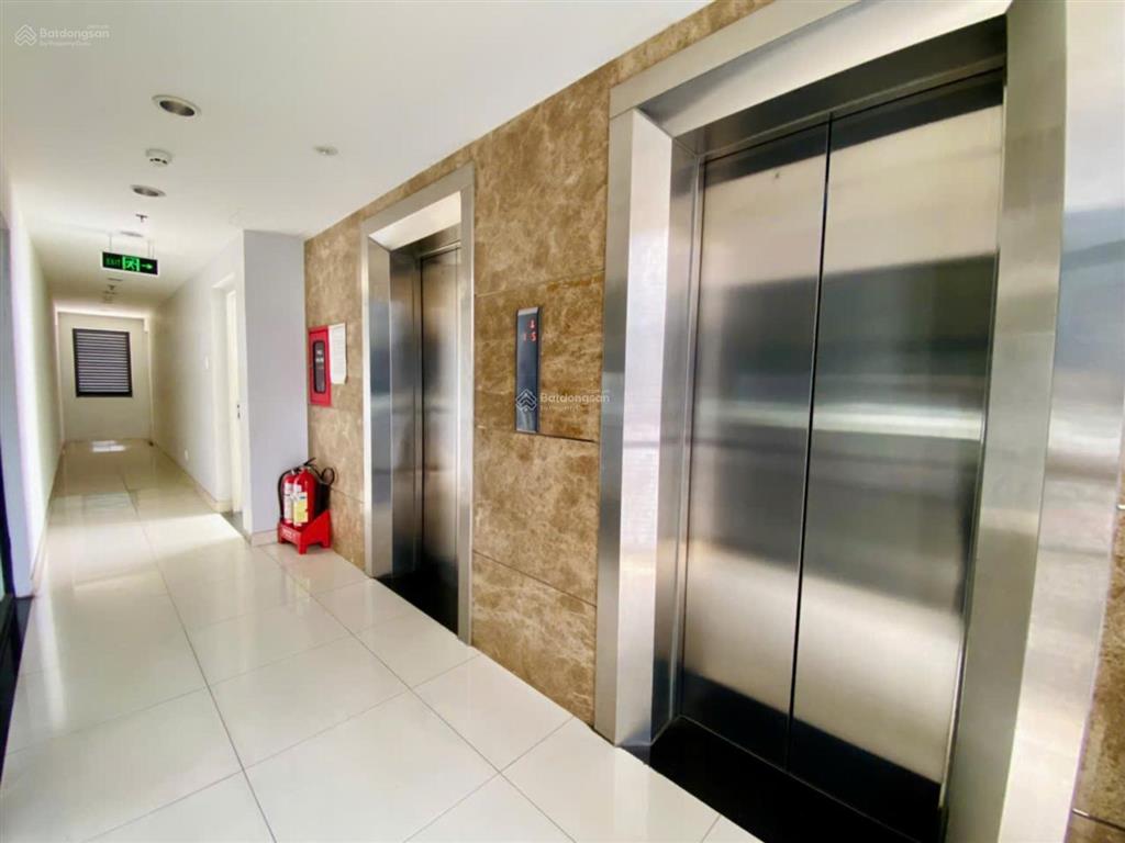 Văn phòng tân cảng  bình thạnh  257m2 trống suốt + vuông vức + free xe máy + time thoải mái