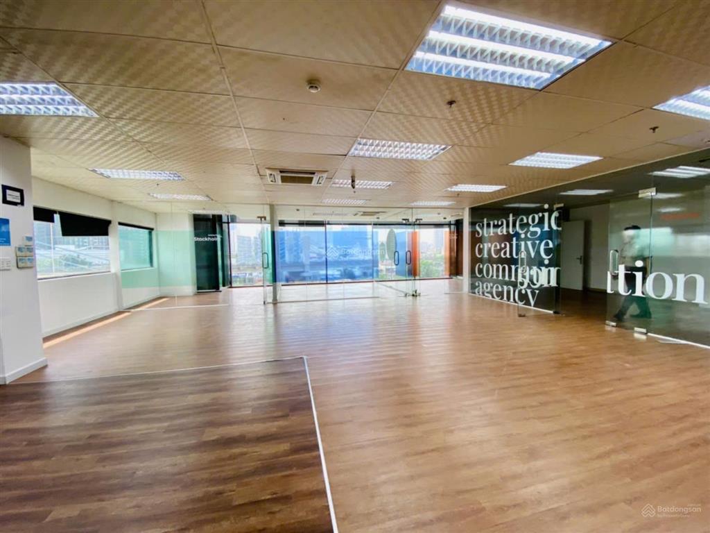 Văn phòng tân cảng  bình thạnh  257m2 trống suốt + vuông vức + free xe máy + time thoải mái