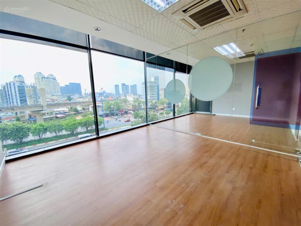 Văn phòng tân cảng  bình thạnh  257m2 trống suốt + vuông vức + free xe máy + time thoải mái