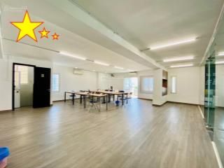 156m2 văn phòng cho thuê bình thạnh  ngăn sẵn 3 phòng + ban công siêu thoáng mát