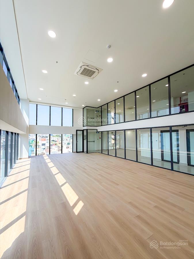 "trần cao 5m5" văn phòng mới 100% phường sài gòn, quận 1 261m2 view kính  giá ưu đãi trước 30/4