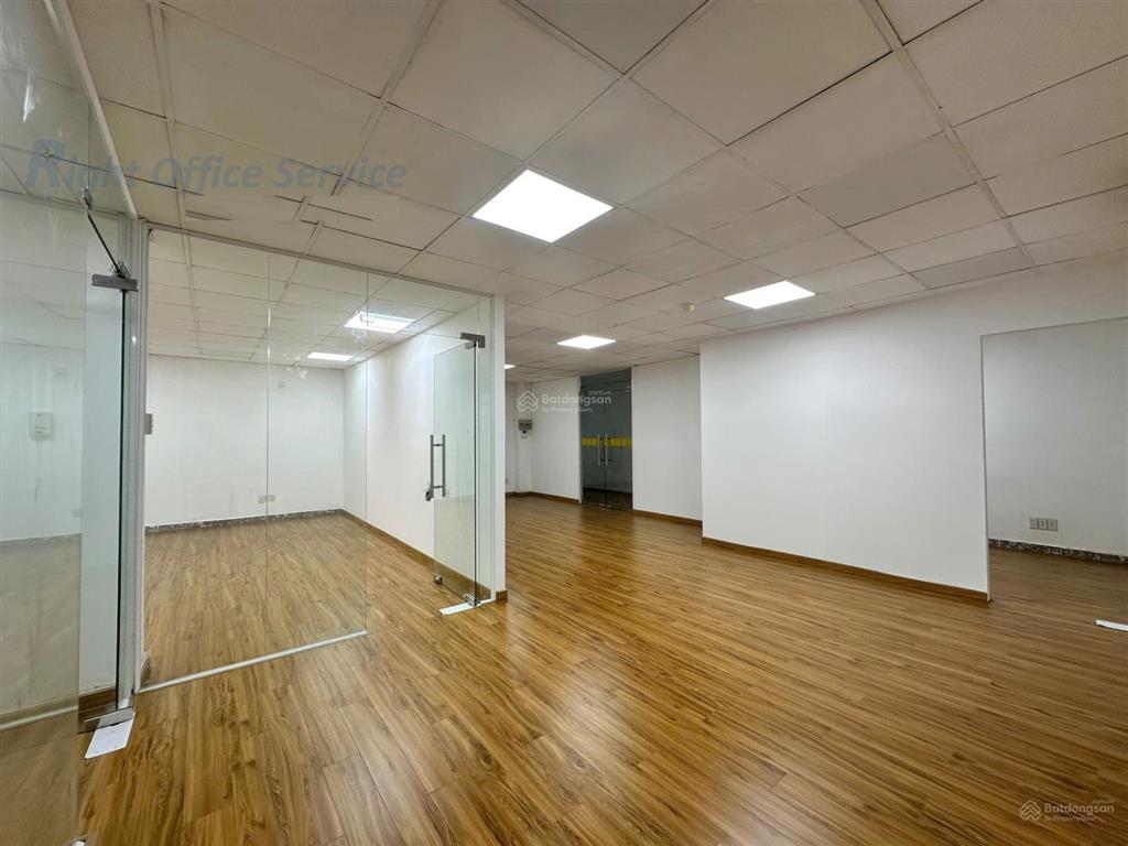 "rẻ nhất" 110m2 290k/m2 đã gồm pql  văn phòng cho thuê quận 1  ngăn sẵn 3 phòng  free ngoài giờ