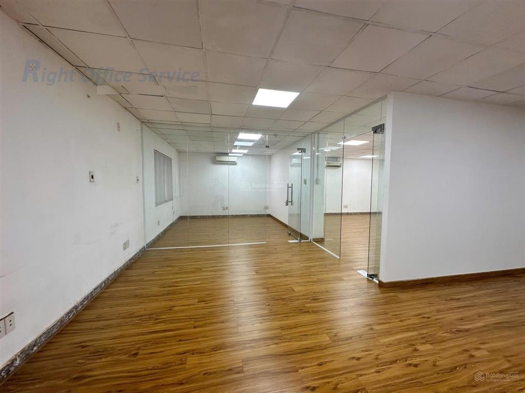 "rẻ nhất" 110m2 290k/m2 đã gồm pql  văn phòng cho thuê quận 1  ngăn sẵn 3 phòng  free ngoài giờ