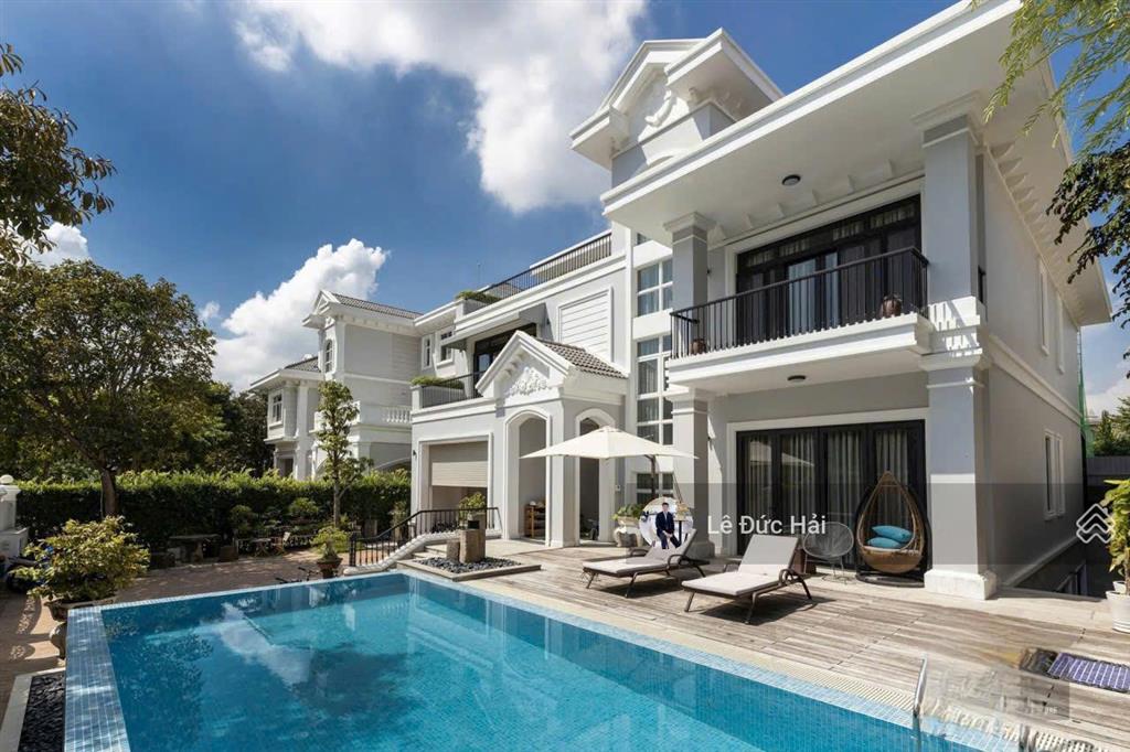 Vip cho thuê biệt thự đơn lập 580 m2 phú mỹ hưng compound 5pn có hầm và hồ bơi! 