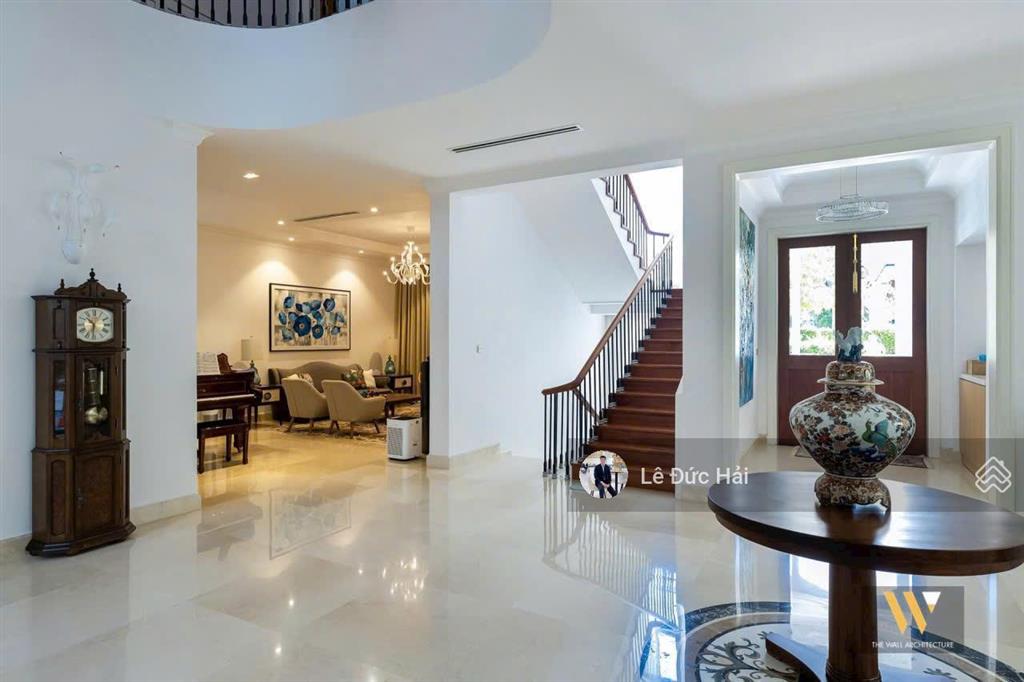 Vip cho thuê biệt thự đơn lập 580 m2 phú mỹ hưng compound 5pn có hầm và hồ bơi! 