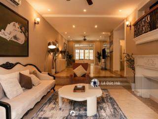 Vip ! cho thuê biệt thự 6pn trang bị nội thất cao cấp trung tâm phú mỹ hưng. xem nhà ngay hôm nay