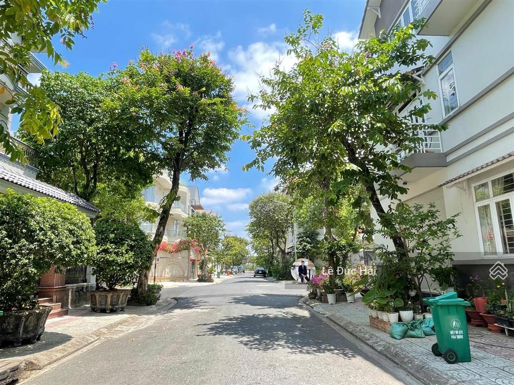 Siêu hiếm ! cho thuê biệt thự hiện đại 7pn có hầm và thang máy chỉ 100 triệu/ tháng.  0902 244 ***