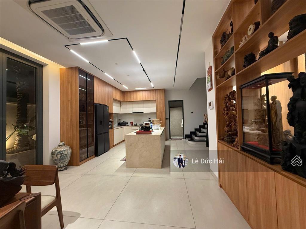 Siêu hiếm ! cho thuê biệt thự hiện đại 7pn có hầm và thang máy chỉ 100 triệu/ tháng.  0902 244 ***