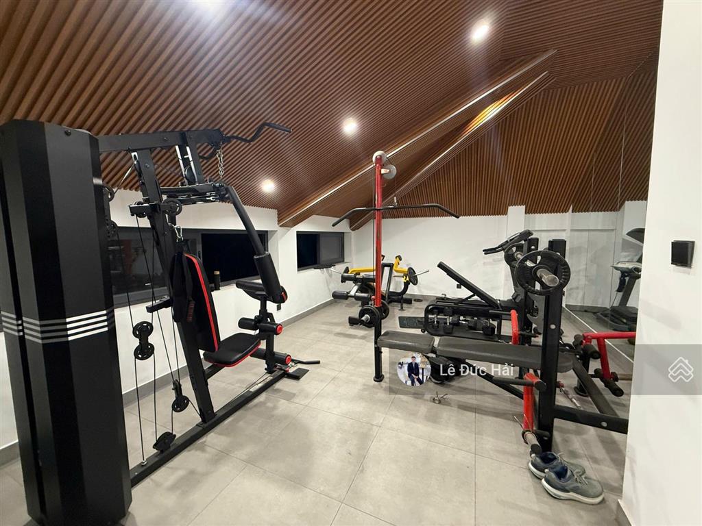 Siêu hiếm ! cho thuê biệt thự hiện đại 7pn có hầm và thang máy chỉ 100 triệu/ tháng.  0902 244 ***