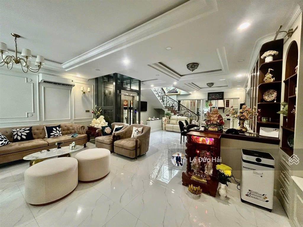 Vị trí đẹp ! cho thuê biệt thự liên kế đường lớn có hầm trung tâm phú mỹ hưng ( nội thất đầy đủ )