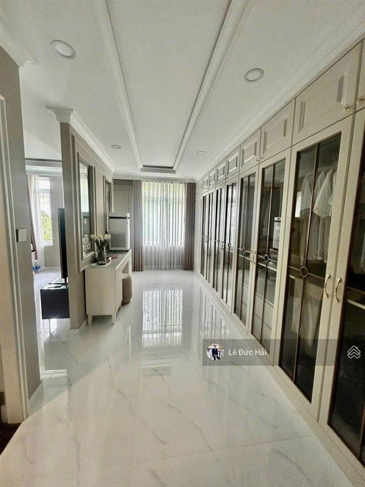 Vị trí đẹp ! cho thuê biệt thự liên kế đường lớn có hầm trung tâm phú mỹ hưng ( nội thất đầy đủ )