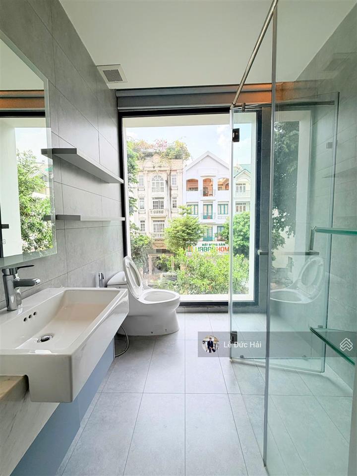 Hot ! cho thuê biệt thự song lập hiện đại mặt tiền đường lớn trung tâm phú mỹ hưng chỉ 90 triệu