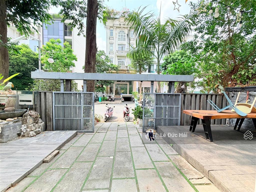 Hot ! cho thuê biệt thự song lập hiện đại mặt tiền đường lớn trung tâm phú mỹ hưng chỉ 90 triệu