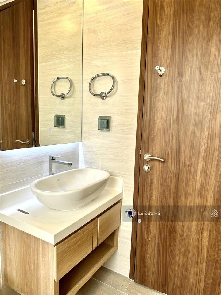 Rẻ nhất midtown! 3pn mới làm nội thất xong cần cho thuê giá tốt chỉ 35 triệu/ tháng .  0902 244 ***