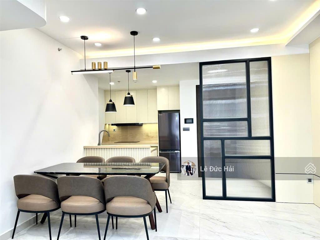 Rẻ nhất midtown! 3pn mới làm nội thất xong cần cho thuê giá tốt chỉ 35 triệu/ tháng .  0902 244 ***