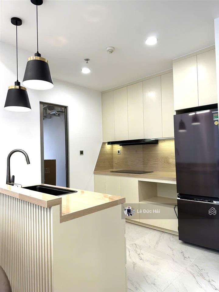 Rẻ nhất midtown! 3pn mới làm nội thất xong cần cho thuê giá tốt chỉ 35 triệu/ tháng .  0902 244 ***