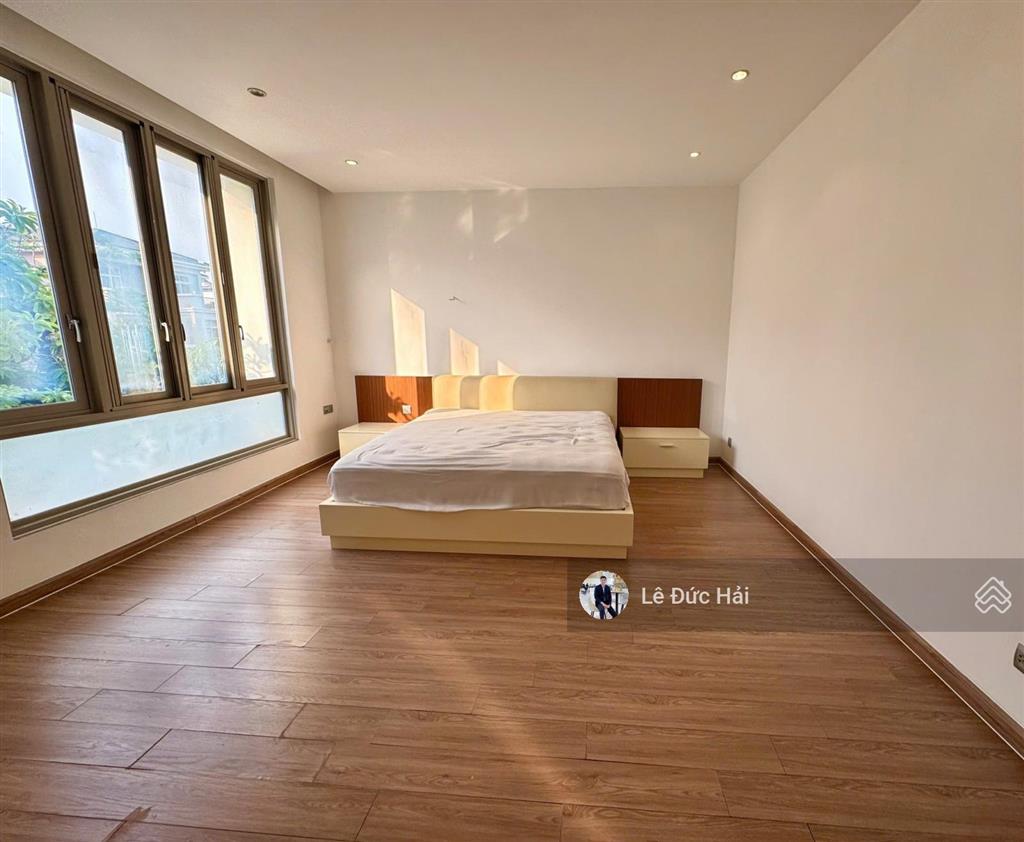 Nhà mới sửa xong cần cho thuê biệt thự 8x18m trung tâm phú mỹ hưng giá 65 triệu/tháng. 0902 244 ***