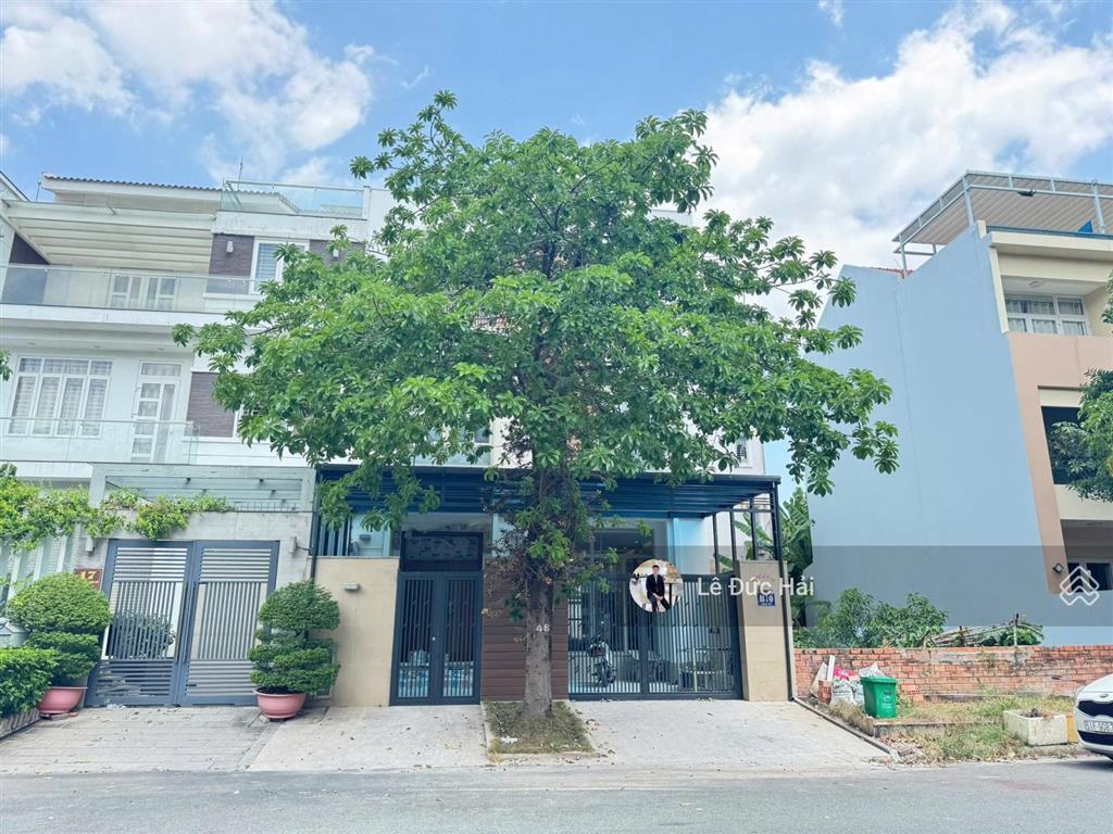 Nhà mới sửa xong cần cho thuê biệt thự 8x18m trung tâm phú mỹ hưng giá 65 triệu/tháng. 0902 244 ***