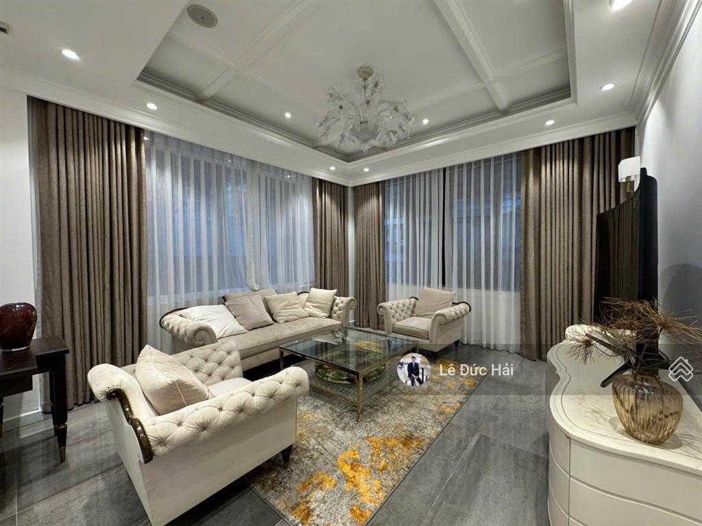 Biệt thự đơn lập nhà đẹp cao cấp 4pn có hồ cá cho thuê, giá chỉ 110 triệu/tháng, vào ở ngay