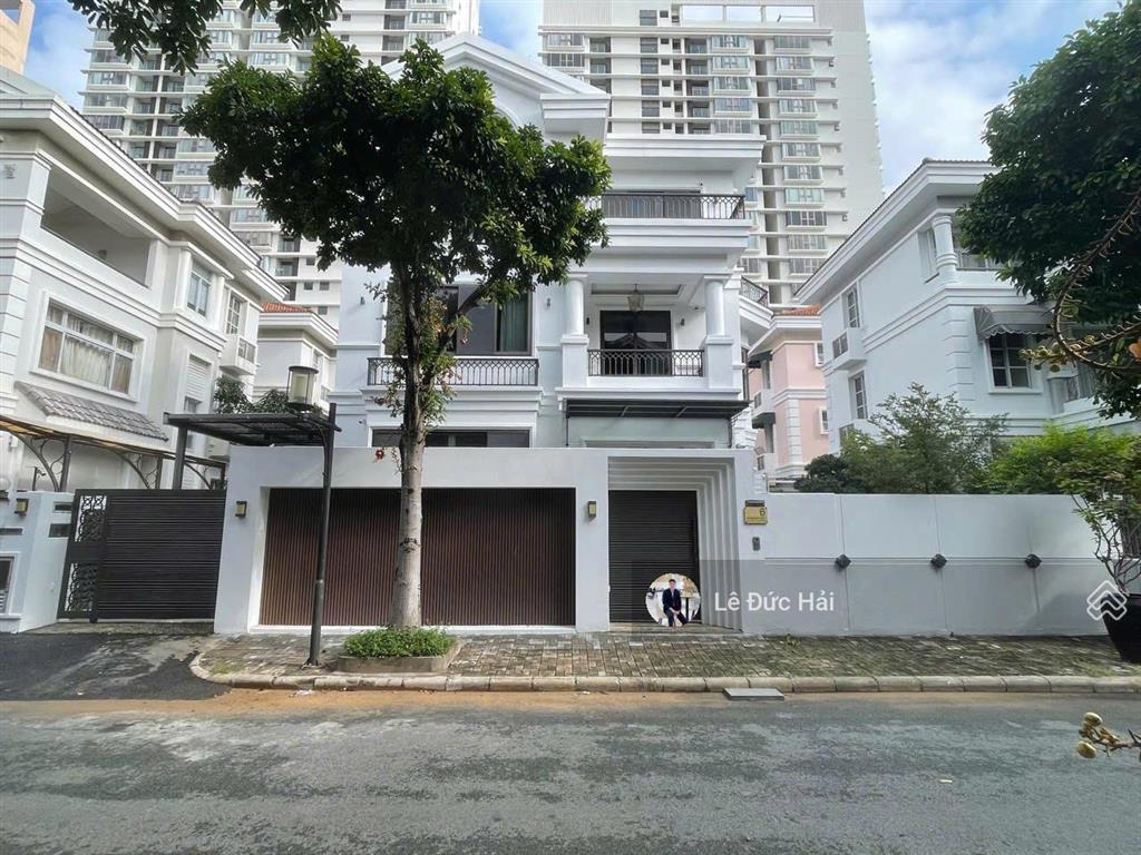 Biệt thự đơn lập nhà đẹp cao cấp 4pn có hồ cá cho thuê, giá chỉ 110 triệu/tháng, vào ở ngay