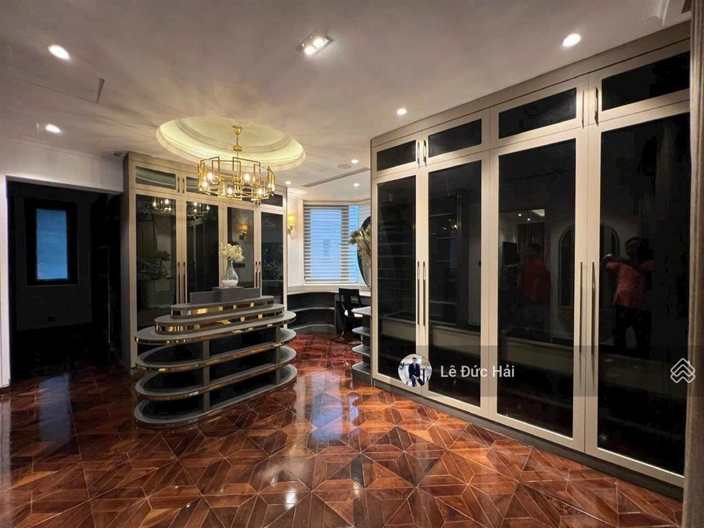 Biệt thự đơn lập nhà đẹp cao cấp 4pn có hồ cá cho thuê, giá chỉ 110 triệu/tháng, vào ở ngay