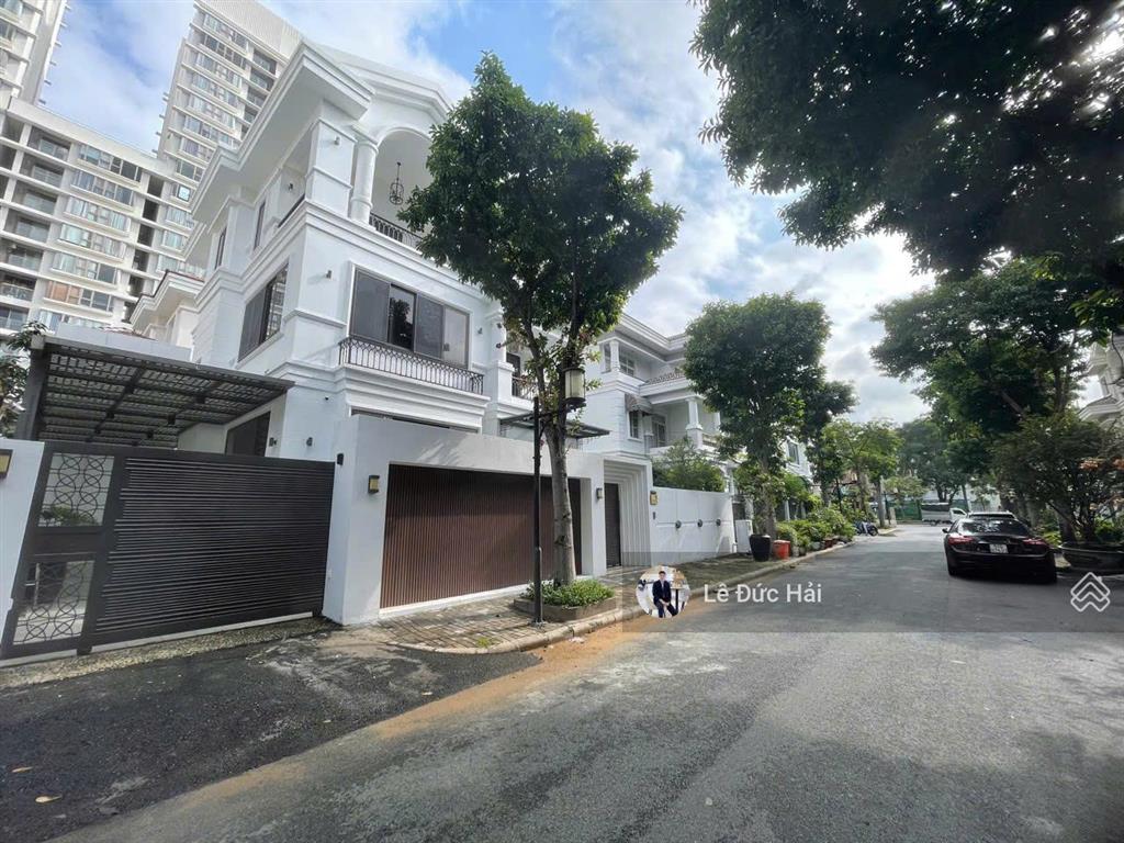 Biệt thự đơn lập nhà đẹp cao cấp 4pn có hồ cá cho thuê, giá chỉ 110 triệu/tháng, vào ở ngay