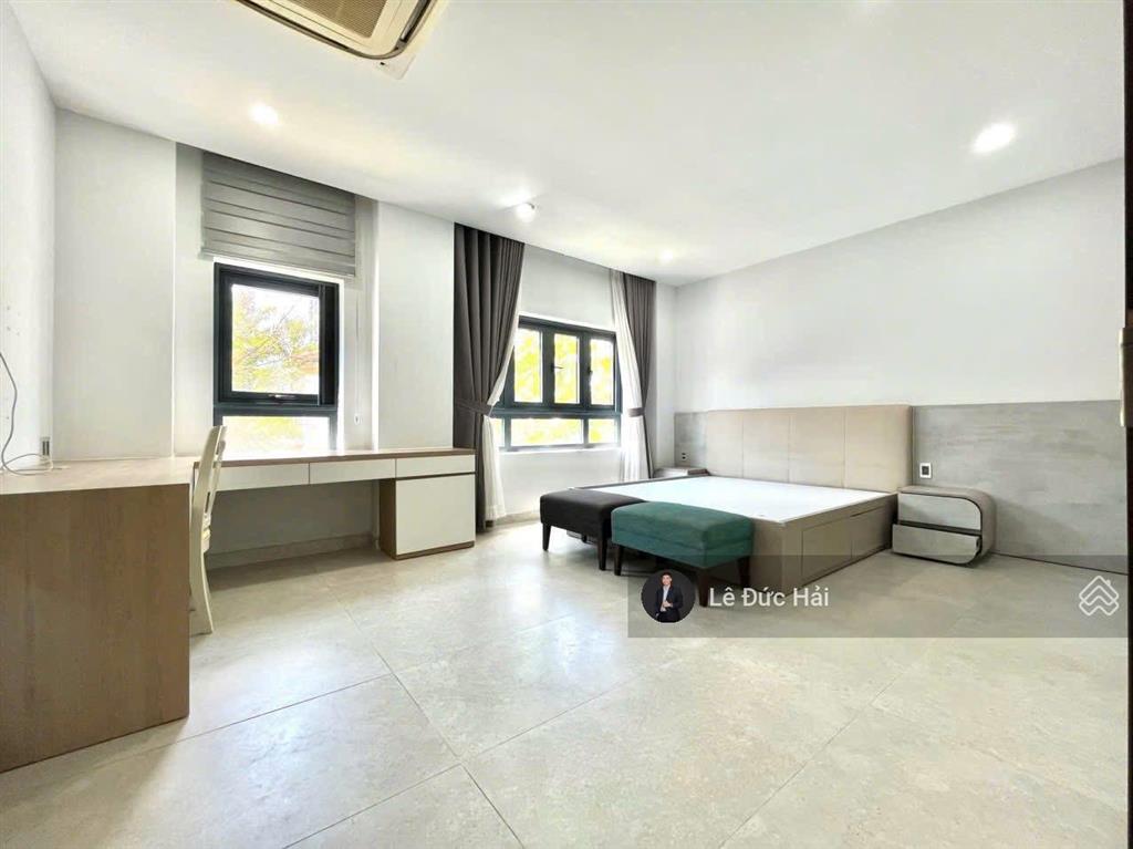 Cho thuê biệt thự rộng có thang máy trung tâm quận 7 trong kđt pmh  giá thuê 77tr/th
