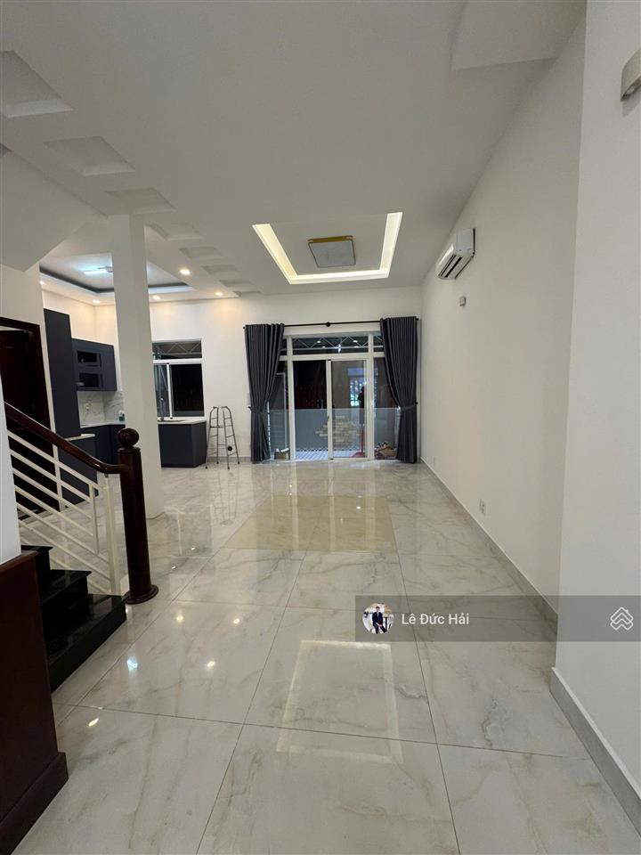 Giá rẻ thị trường ! 40 triệu / tháng cho thuê biệt thự mới sơn sửa lại bao gồ 4 phòng ngủ