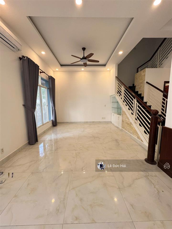 Giá rẻ thị trường ! 40 triệu / tháng cho thuê biệt thự mới sơn sửa lại bao gồ 4 phòng ngủ
