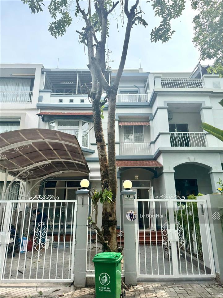 Giá rẻ thị trường ! 40 triệu / tháng cho thuê biệt thự mới sơn sửa lại bao gồ 4 phòng ngủ
