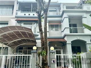Giá rẻ thị trường ! 40 triệu / tháng cho thuê biệt thự mới sơn sửa lại bao gồ 4 phòng ngủ