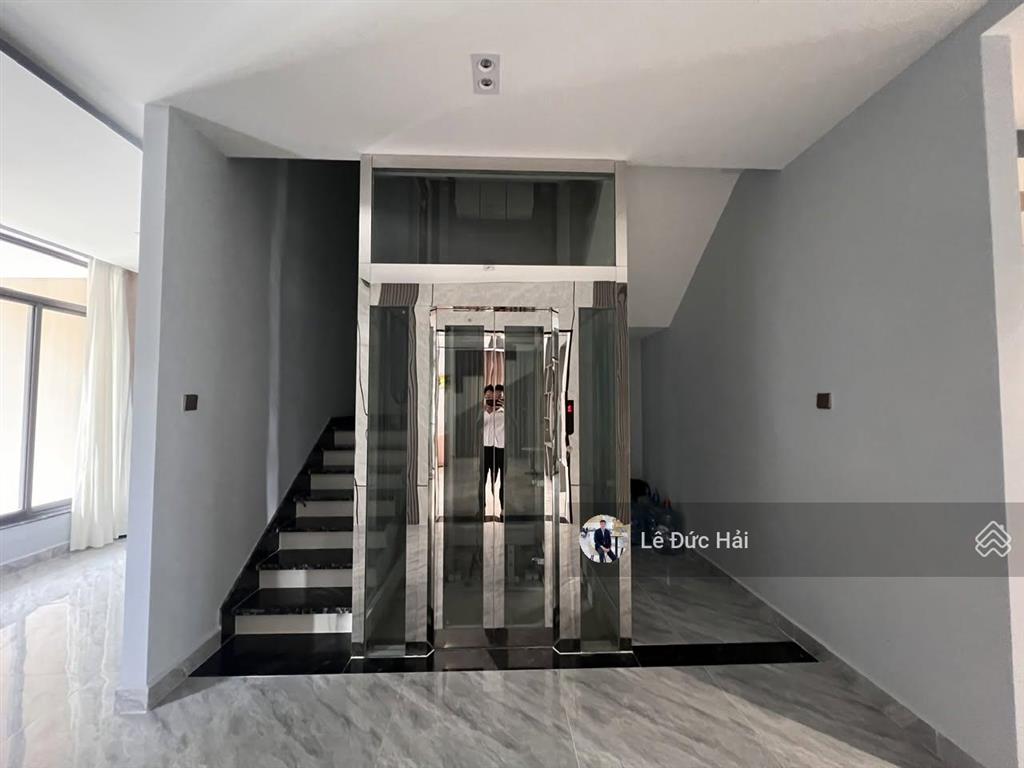 Cho thuê biệt thự mới hiện đại 06 phòng ngủ 14x17,5m (nội thất cao cấp thang máy) giá chỉ 80 triệu