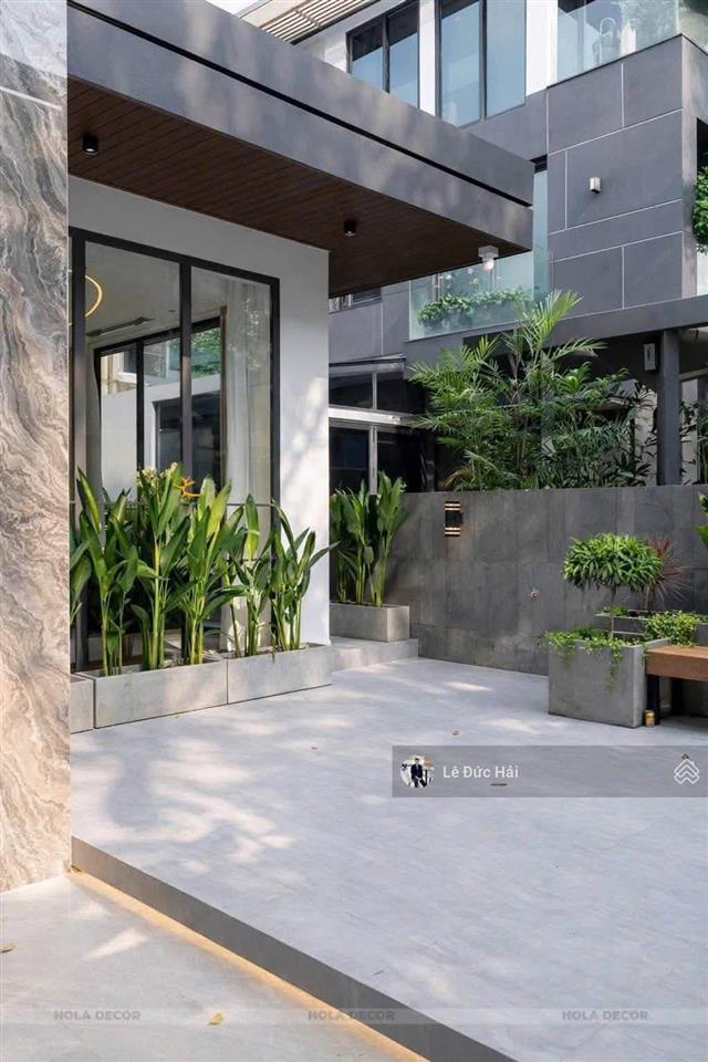 Vip cho thuê  biệt thự song lập luxury phú mỹ hưng 4pn mới 100% có thang máy.  xem nhà ngay