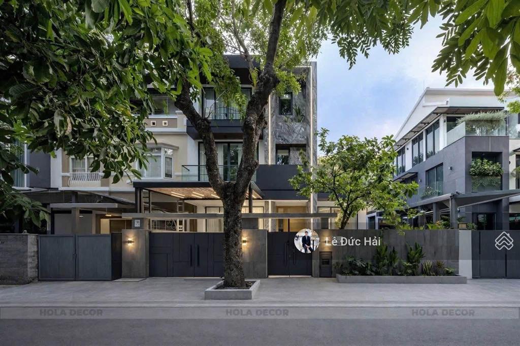 Vip cho thuê  biệt thự song lập luxury phú mỹ hưng 4pn mới 100% có thang máy.  xem nhà ngay