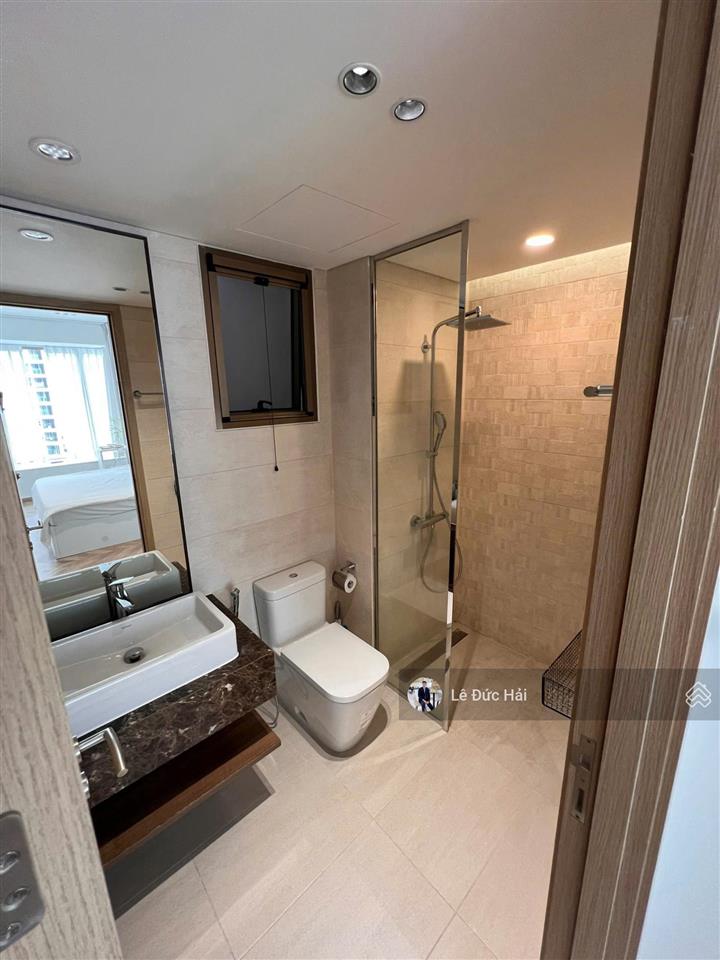 Cho thuê 2pn midtown nội thất cao cấp (có ô xe)  tầng cao thoáng mát  anh chị quan tâm 