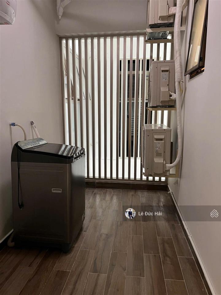 Cho thuê 2pn midtown nội thất cao cấp (có ô xe)  tầng cao thoáng mát  anh chị quan tâm 