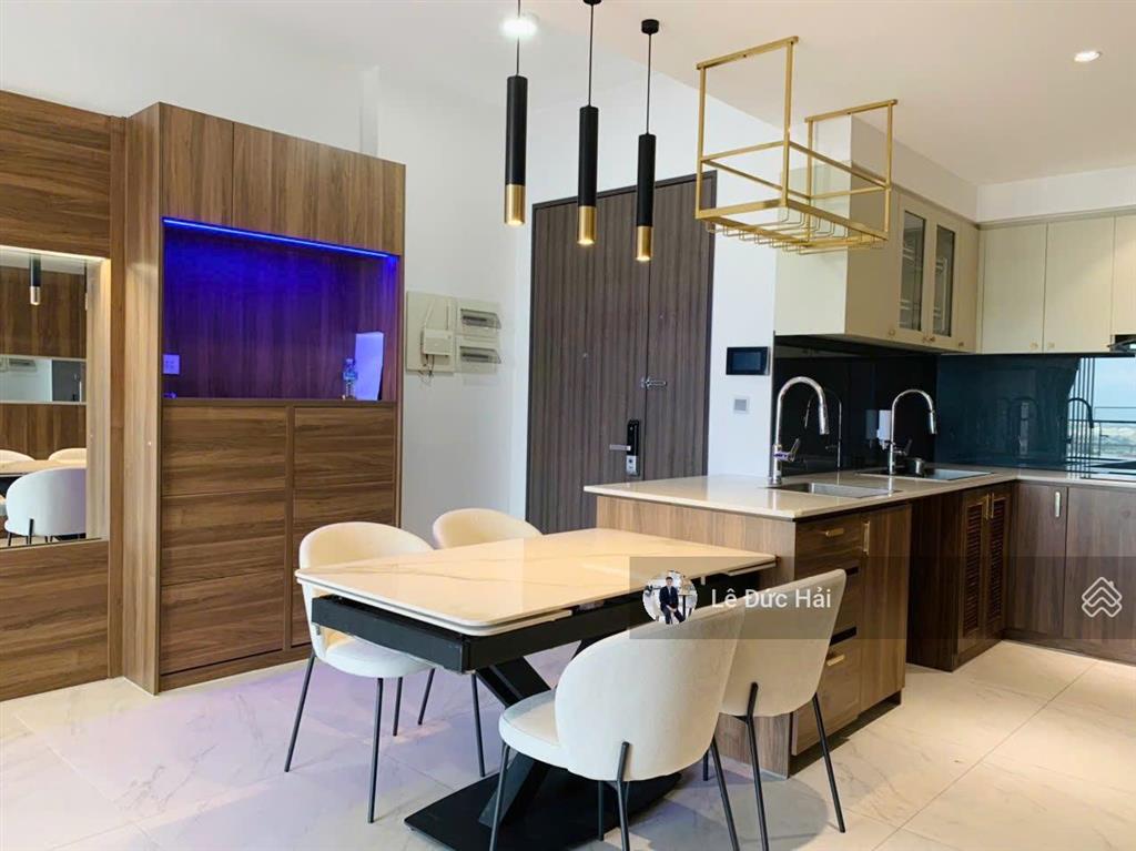 Giá chỉ 28 triệu/tháng  cho thuê 2pn midtown  căn góc 2 ban công view biệt thự (ô xe hầm)  ngay