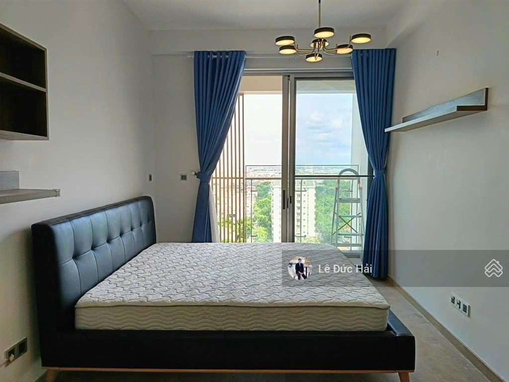 Giá chỉ 28 triệu/tháng  cho thuê 2pn midtown  căn góc 2 ban công view biệt thự (ô xe hầm)  ngay
