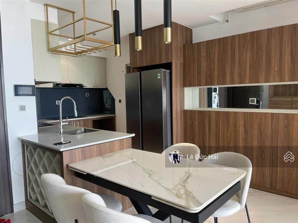Giá chỉ 28 triệu/tháng  cho thuê 2pn midtown  căn góc 2 ban công view biệt thự (ô xe hầm)  ngay