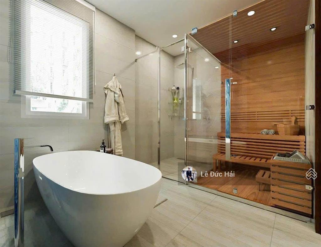 Biệt thự đơn lập trung tâm phú mỹ hưng cho thuê  5pn full nội thất nhà rộng rãi có hồ cá