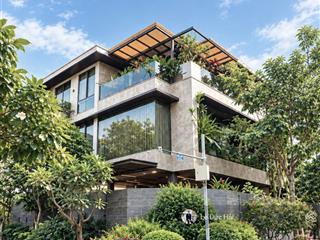 Cho thuê căn góc đơn lập diện tích 450m2 sàn, nhà trang bị thang máy hiện đại. giá 125 triệu