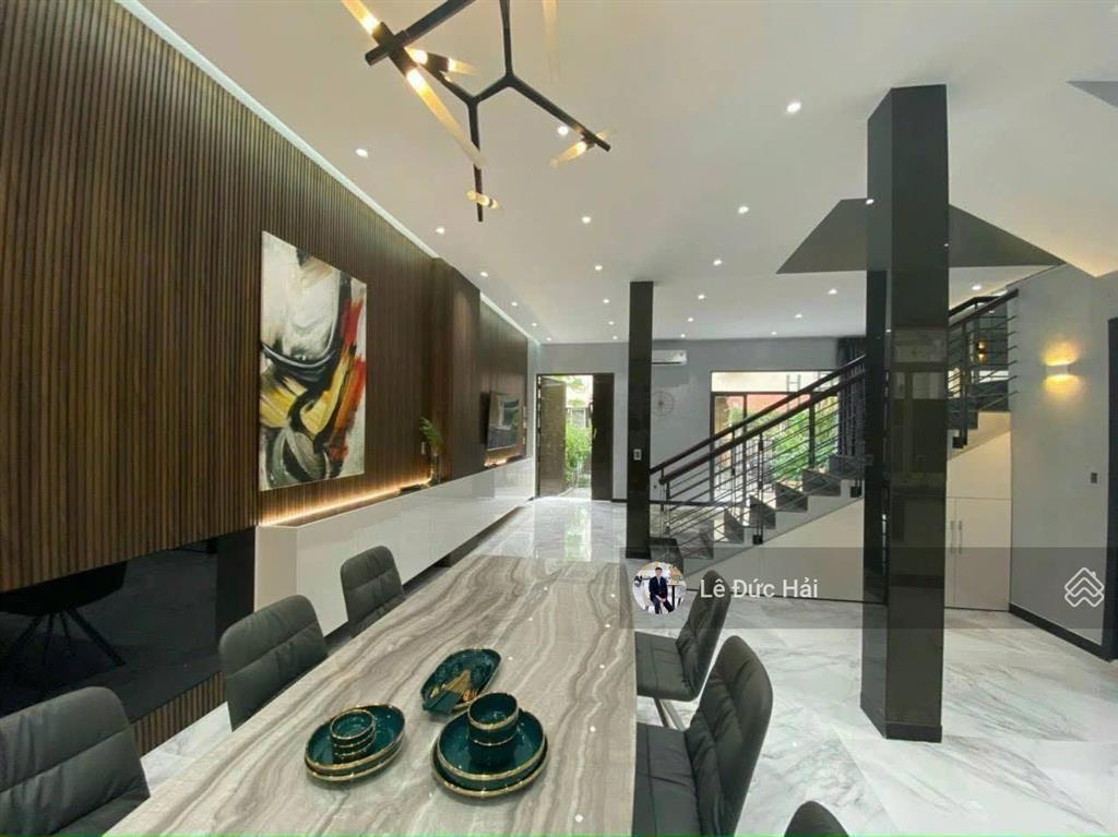 Nhà đẹp  cho thuê biệt thự liền kề nội thất cao cấp 4pn trung tâm phú mỹ hưng vào ở ngay