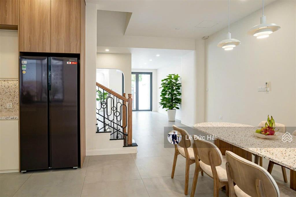 Siêu đẹp  cho thuê biệt thự 5pn nội thất đẹp mặt tiền đường lớn vừa ở vừa làm văn phòng công ty