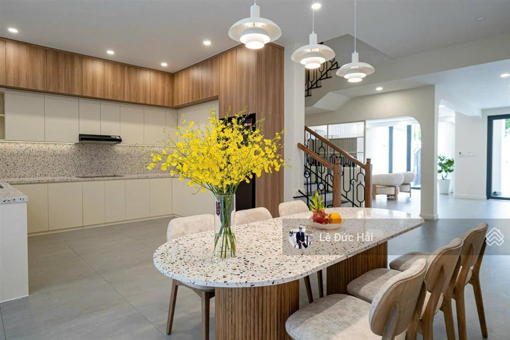 Siêu đẹp  cho thuê biệt thự 5pn nội thất đẹp mặt tiền đường lớn vừa ở vừa làm văn phòng công ty