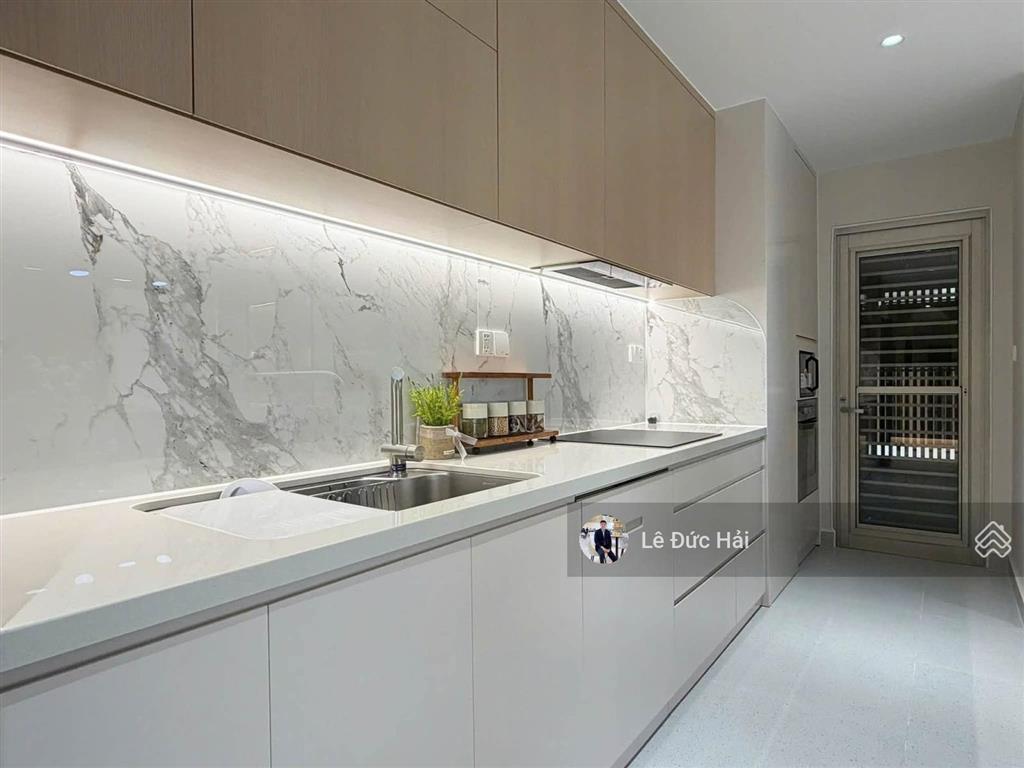 Vip  cho thuê 3pn midtown phú mỹ hưng nội thất cao cấp mới 100% 121m2. vào ở ngay