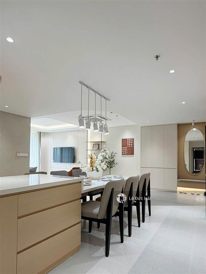 Vip  cho thuê 3pn midtown phú mỹ hưng nội thất cao cấp mới 100% 121m2. vào ở ngay
