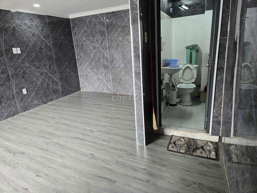 Cho thuê MT Lầu1 & 2 (4,5×8) lối đi riêng, sân xe hợp  Vp,Ở,KDonline..