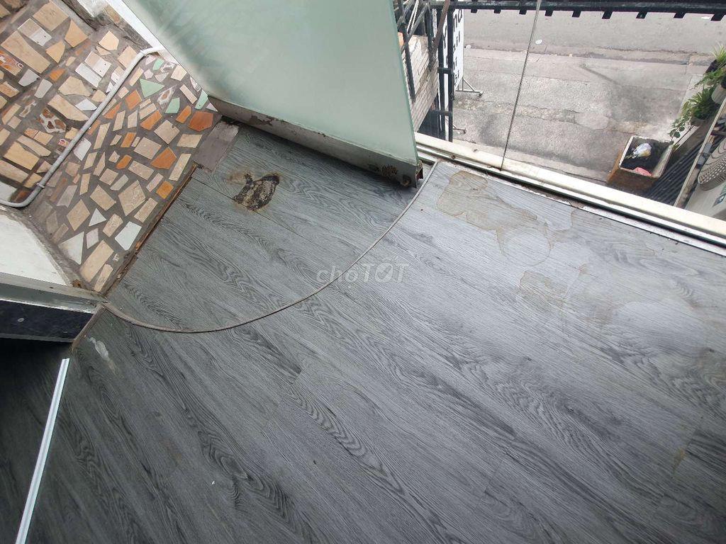 Cho thuê tầng Lầu1 (4,5×8) BùiĐTúy BTh,lối đi riêng,sân xe Ở,KD
