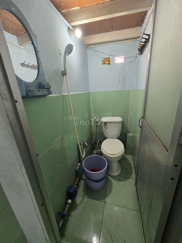Phòng 19m2(gác lững,đúc)WC,nấu ăn đc Giờ Tựdo gần chợ,HV Cán Bộ BĐTúy